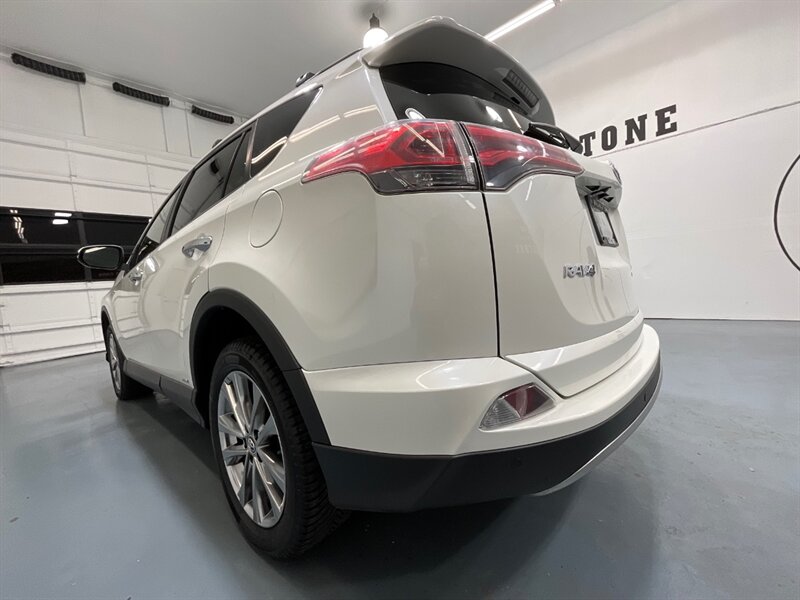 2017 Toyota RAV4 Hybrid Limited AWD / 1-OWNER LOCAL / LOADED / Sunroof / Leather Heated seats / Navigation & Camera / Power Tail Gate - Photo 32 - Gladstone, OR 97027