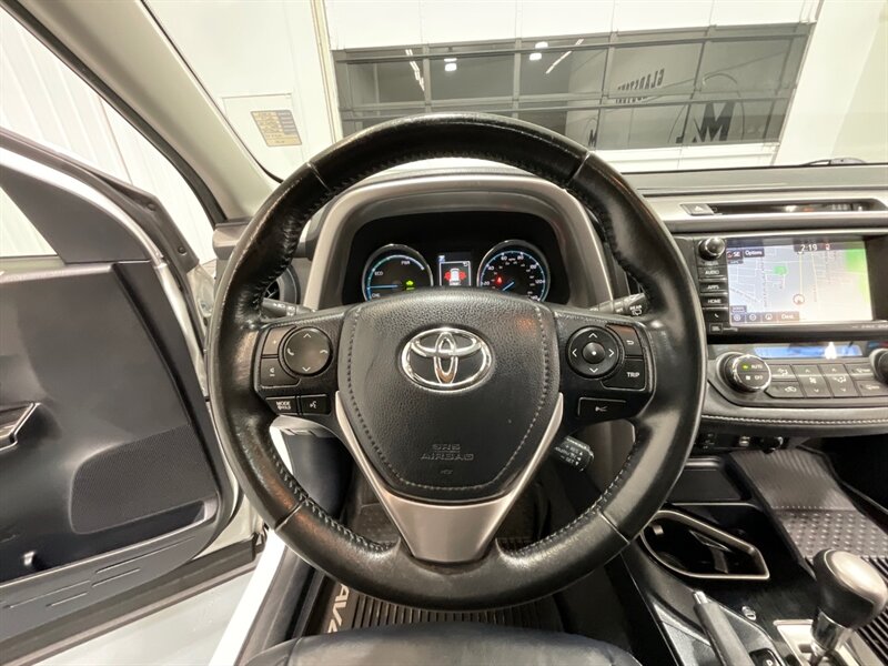 2017 Toyota RAV4 Hybrid Limited AWD / 1-OWNER LOCAL / LOADED / Sunroof / Leather Heated seats / Navigation & Camera / Power Tail Gate - Photo 20 - Gladstone, OR 97027