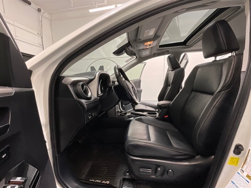 2017 Toyota RAV4 Hybrid Limited AWD / 1-OWNER LOCAL / LOADED / Sunroof / Leather Heated seats / Navigation & Camera / Power Tail Gate - Photo 9 - Gladstone, OR 97027