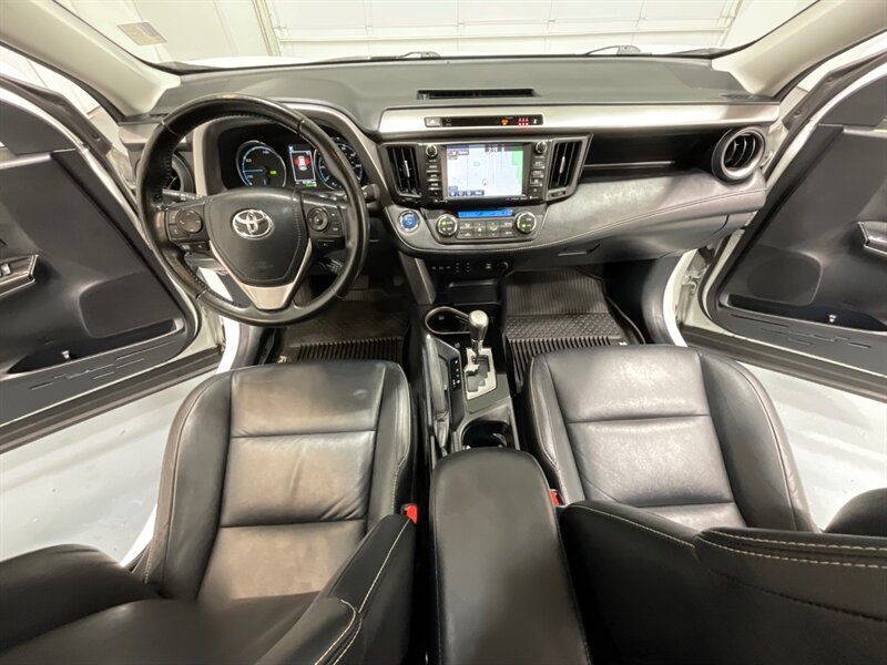 2017 Toyota RAV4 Hybrid Limited AWD / 1-OWNER LOCAL / LOADED / Sunroof / Leather Heated seats / Navigation & Camera / Power Tail Gate - Photo 22 - Gladstone, OR 97027