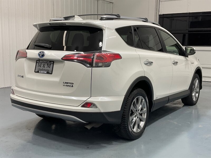2017 Toyota RAV4 Hybrid Limited AWD / 1-OWNER LOCAL / LOADED / Sunroof / Leather Heated seats / Navigation & Camera / Power Tail Gate - Photo 8 - Gladstone, OR 97027