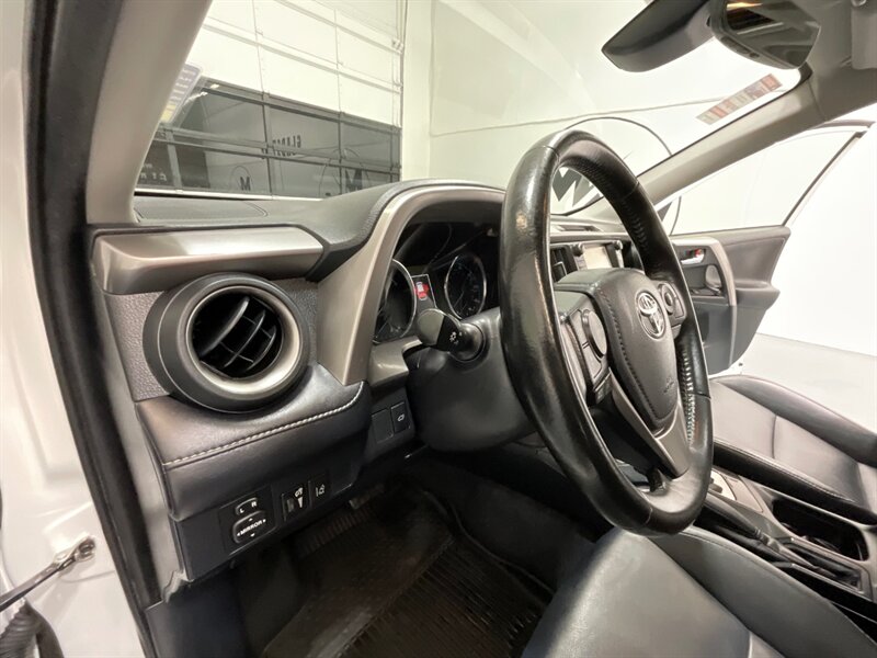2017 Toyota RAV4 Hybrid Limited AWD / 1-OWNER LOCAL / LOADED / Sunroof / Leather Heated seats / Navigation & Camera / Power Tail Gate - Photo 42 - Gladstone, OR 97027