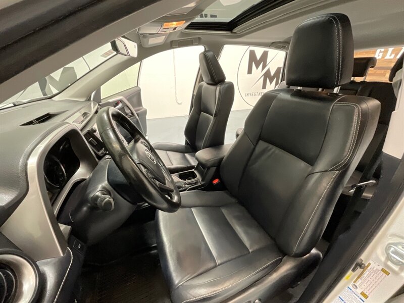 2017 Toyota RAV4 Hybrid Limited AWD / 1-OWNER LOCAL / LOADED / Sunroof / Leather Heated seats / Navigation & Camera / Power Tail Gate - Photo 38 - Gladstone, OR 97027