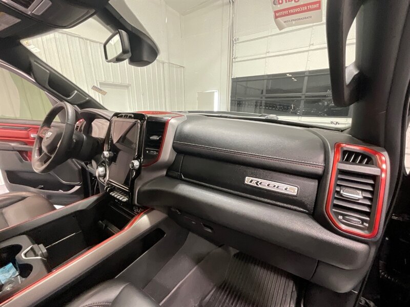 2019 RAM 1500 Rebel Crew Cab 4X4 / 5.7L V8/ Panoramic Roof  / 1-OWNER LOCAL - Photo 13 - Gladstone, OR 97027