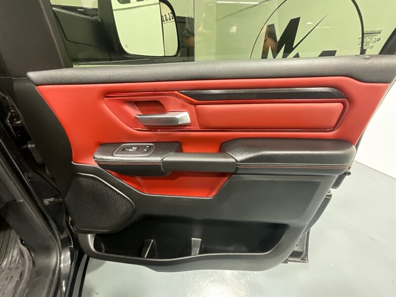 2019 RAM 1500 Rebel Crew Cab 4X4 / 5.7L V8/ Panoramic Roof  / 1-OWNER LOCAL - Photo 38 - Gladstone, OR 97027