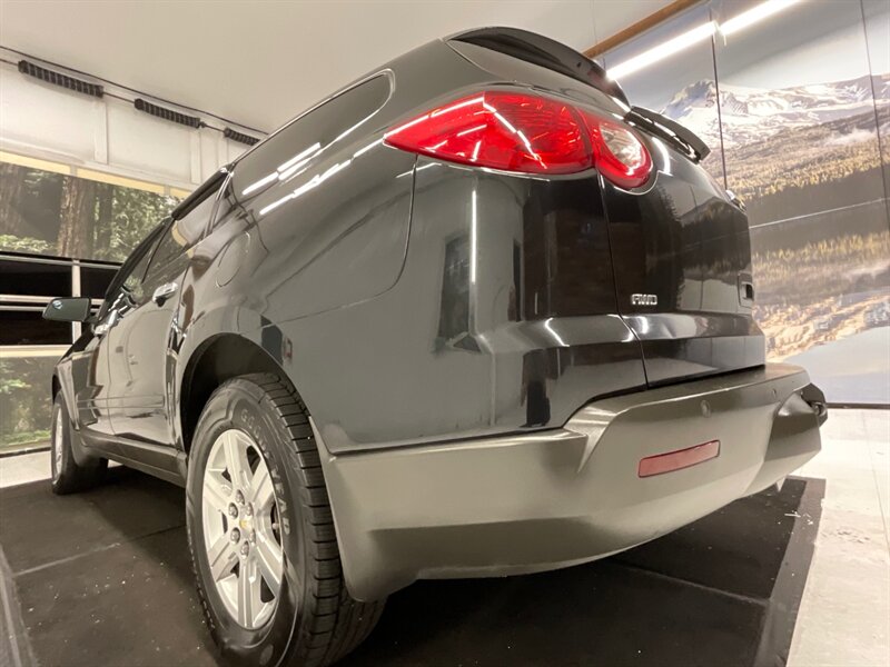 2012 Chevrolet Traverse LT Sport Utility AWD / 3RD ROW SEAT   - Photo 21 - Gladstone, OR 97027