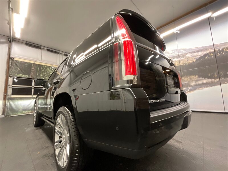 2017 Cadillac Escalade Platinum Sport Utility 4WD / 1-OWNER / NEW TIRES  FULLY LOADED / Leather , Heated & Cooled Seats / DVD Player / LOCAL OREGON SUV / SHARP & CLEAN!! - Photo 68 - Gladstone, OR 97027