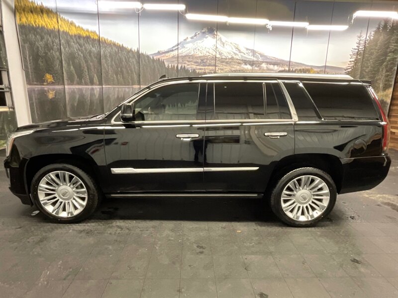 2017 Cadillac Escalade Platinum Sport Utility 4WD / 1-OWNER / NEW TIRES  FULLY LOADED / Leather , Heated & Cooled Seats / DVD Player / LOCAL OREGON SUV / SHARP & CLEAN!! - Photo 3 - Gladstone, OR 97027