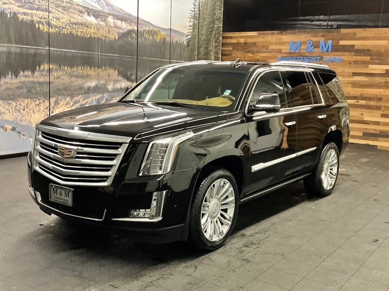 2017 Cadillac Escalade Platinum Sport Utility 4WD / 1-OWNER / NEW TIRES  FULLY LOADED / Leather , Heated & Cooled Seats / DVD Player / LOCAL OREGON SUV / SHARP & CLEAN!! - Photo 1 - Gladstone, OR 97027