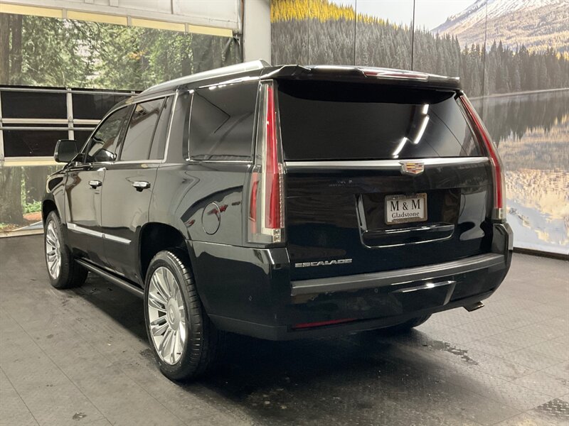 2017 Cadillac Escalade Platinum Sport Utility 4WD / 1-OWNER / NEW TIRES  FULLY LOADED / Leather , Heated & Cooled Seats / DVD Player / LOCAL OREGON SUV / SHARP & CLEAN!! - Photo 7 - Gladstone, OR 97027