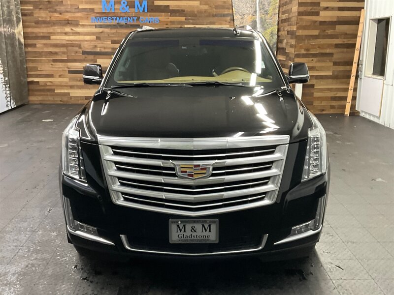 2017 Cadillac Escalade Platinum Sport Utility 4WD / 1-OWNER / NEW TIRES  FULLY LOADED / Leather , Heated & Cooled Seats / DVD Player / LOCAL OREGON SUV / SHARP & CLEAN!! - Photo 5 - Gladstone, OR 97027