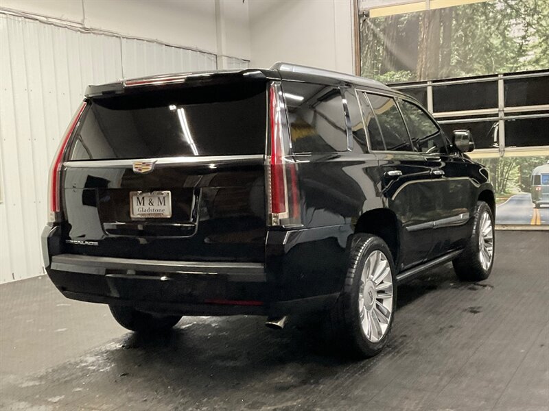 2017 Cadillac Escalade Platinum Sport Utility 4WD / 1-OWNER / NEW TIRES  FULLY LOADED / Leather , Heated & Cooled Seats / DVD Player / LOCAL OREGON SUV / SHARP & CLEAN!! - Photo 8 - Gladstone, OR 97027