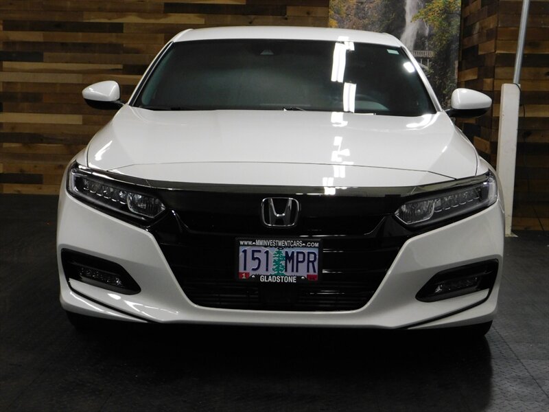 2020 Honda Accord Sedan / Backup Camera / ONLY 5,000 MILES   - Photo 5 - Gladstone, OR 97027