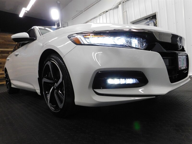 2020 Honda Accord Sedan / Backup Camera / ONLY 5,000 MILES   - Photo 34 - Gladstone, OR 97027