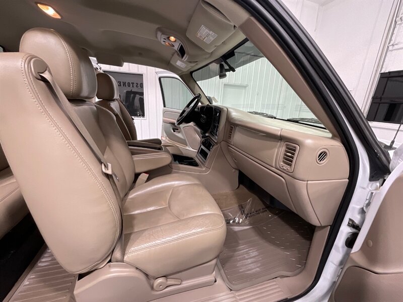 2007 GMC Sierra 2500 Classic SLT 4dr Extended Cab 6.6L DIESEL 104K MILE / LBZ MOTOR / LONG BED / LEATHER/ ZERO RUST - Photo 14 - Gladstone, OR 97027