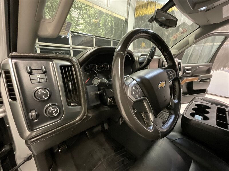 2015 Chevrolet Silverado 3500 LTZ Crew Cab 4X4 / 6.6L DIESEL / 1-OWNER  / Local Oregon Truck / Long bed / Navi & Leather - Photo 17 - Gladstone, OR 97027