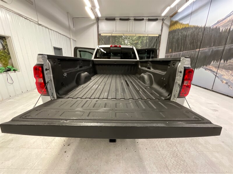 2015 Chevrolet Silverado 3500 LTZ Crew Cab 4X4 / 6.6L DIESEL / 1-OWNER  / Local Oregon Truck / Long bed / Navi & Leather - Photo 12 - Gladstone, OR 97027