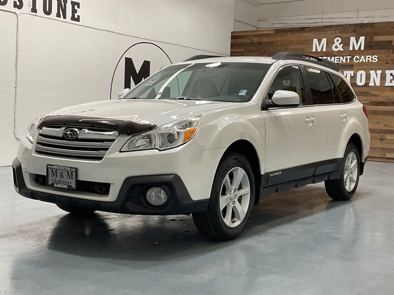 2014 Subaru Outback 2.5i Premium Leather Heated Seats / 5-SPEED MANUAL  / LOCAL CAR - Photo 1 - Gladstone, OR 97027