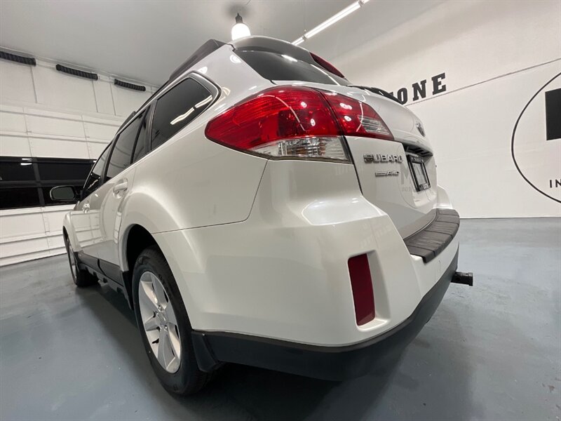 2014 Subaru Outback 2.5i Premium Leather Heated Seats / 5-SPEED MANUAL  / LOCAL CAR - Photo 49 - Gladstone, OR 97027