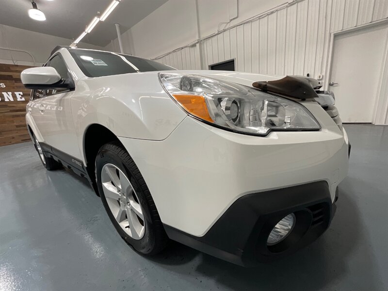 2014 Subaru Outback 2.5i Premium Leather Heated Seats / 5-SPEED MANUAL  / LOCAL CAR - Photo 51 - Gladstone, OR 97027