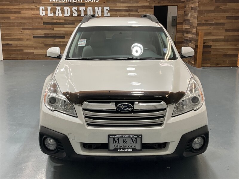 2014 Subaru Outback 2.5i Premium Leather Heated Seats / 5-SPEED MANUAL  / LOCAL CAR - Photo 5 - Gladstone, OR 97027