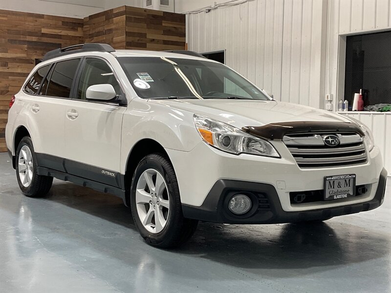 2014 Subaru Outback 2.5i Premium Leather Heated Seats / 5-SPEED MANUAL  / LOCAL CAR - Photo 54 - Gladstone, OR 97027