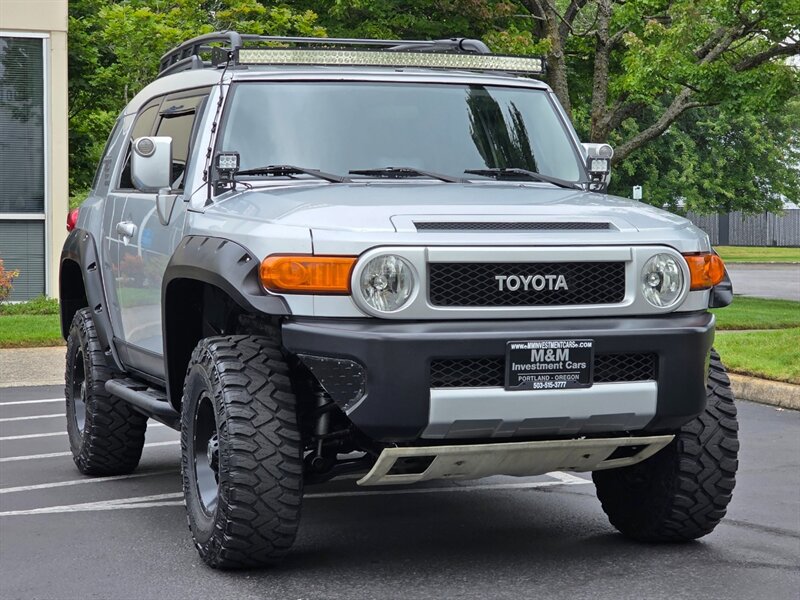 2008 Toyota FJ Cruiser 4X4 V6 / REAR DIFFERENTIAL LOCKER / BLUE-TOOTH / RACELINE WHEELS / NEW TIRES / LIFTED / SERVICE RECORDS / ZERO RUST - Photo 2 - Portland, OR 97217