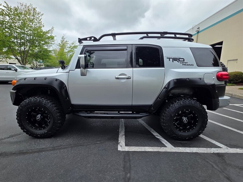 2008 Toyota FJ Cruiser 4X4 V6 / REAR DIFFERENTIAL LOCKER / BLUE-TOOTH / RACELINE WHEELS / NEW TIRES / LIFTED / SERVICE RECORDS / ZERO RUST - Photo 3 - Portland, OR 97217