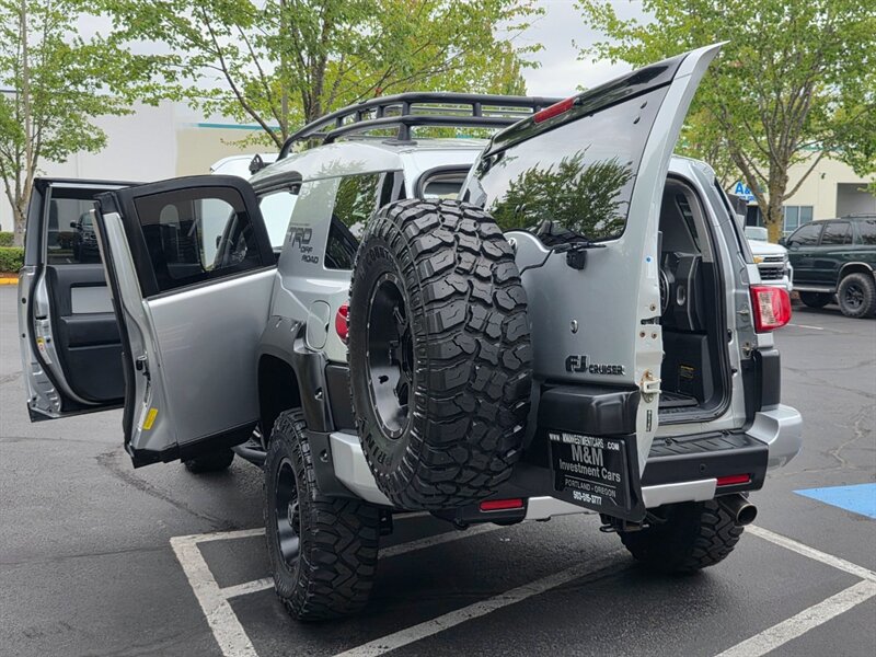 2008 Toyota FJ Cruiser 4X4 V6 / REAR DIFFERENTIAL LOCKER / BLUE-TOOTH / RACELINE WHEELS / NEW TIRES / LIFTED / SERVICE RECORDS / ZERO RUST - Photo 27 - Portland, OR 97217