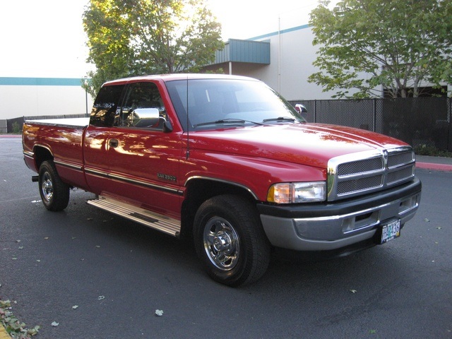 1997 Dodge Ram 2500 LngBd/ 12-VALVE /5.9L CUMMINS DIESEL / 62,436 mile   - Photo 8 - Portland, OR 97217