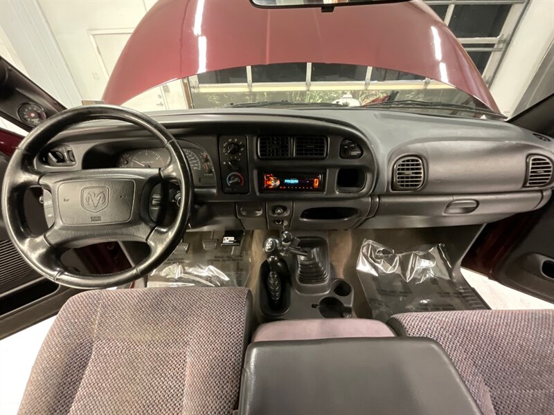 2002 Dodge Ram 2500 4dr SLT 4X4/5.9L DIESEL/6-SPEED/ LIFTED /FLAT BED  /LIFTED w. BRAND NEW 35 " MUD TIRES / 6-SPEED MANUAL  & EXHAUST BRAKE / LOCAL TRUCK / RUST FREE / 161,000 MILES - Photo 17 - Gladstone, OR 97027