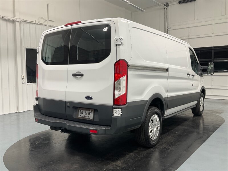 2015 Ford Transit CARGO VAN 250 / 3.5L V6 ECOBOOST / 1-OWNER  / Backup Camera / LOW ROOF - Photo 9 - Gladstone, OR 97027