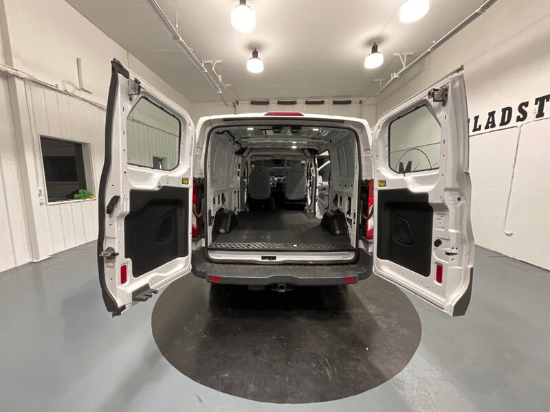 2015 Ford Transit CARGO VAN 250 / 3.5L V6 ECOBOOST / 1-OWNER  / Backup Camera / LOW ROOF - Photo 10 - Gladstone, OR 97027