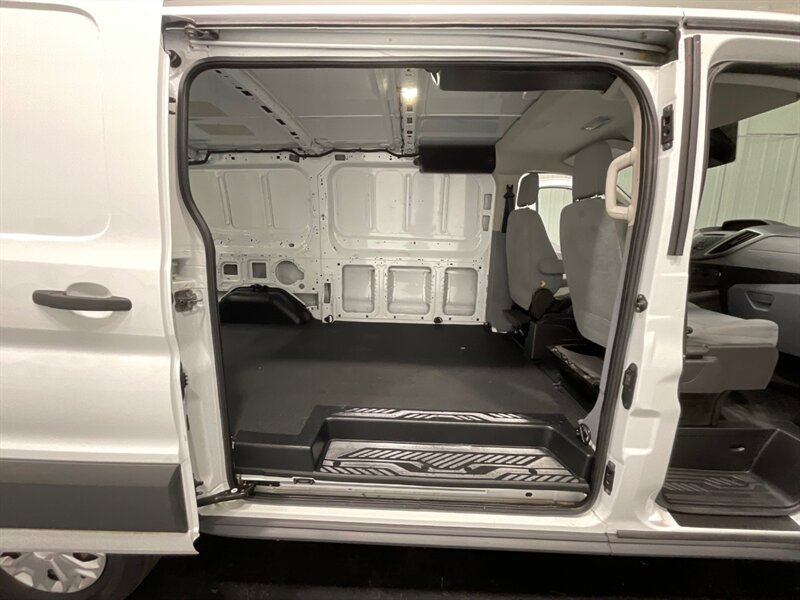 2015 Ford Transit CARGO VAN 250 / 3.5L V6 ECOBOOST / 1-OWNER  / Backup Camera / LOW ROOF - Photo 16 - Gladstone, OR 97027