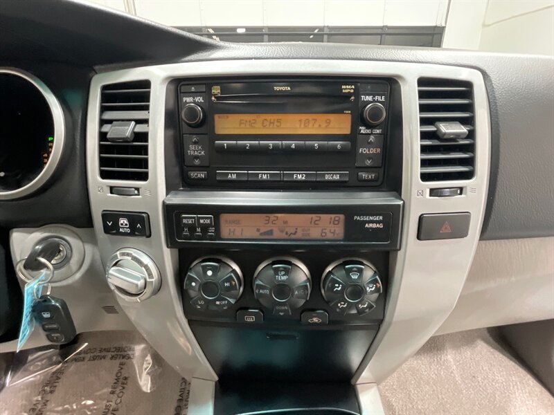 2006 Toyota 4Runner SR5 4X4 V6 / NEW LIFT + NEW WHEELS + NEW TIRES / ZERO RUST / Central Diff Locks / Sunroof - Photo 17 - Gladstone, OR 97027