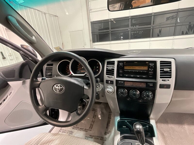 2006 Toyota 4Runner SR5 4X4 V6 / NEW LIFT + NEW WHEELS + NEW TIRES / ZERO RUST / Central Diff Locks / Sunroof - Photo 16 - Gladstone, OR 97027