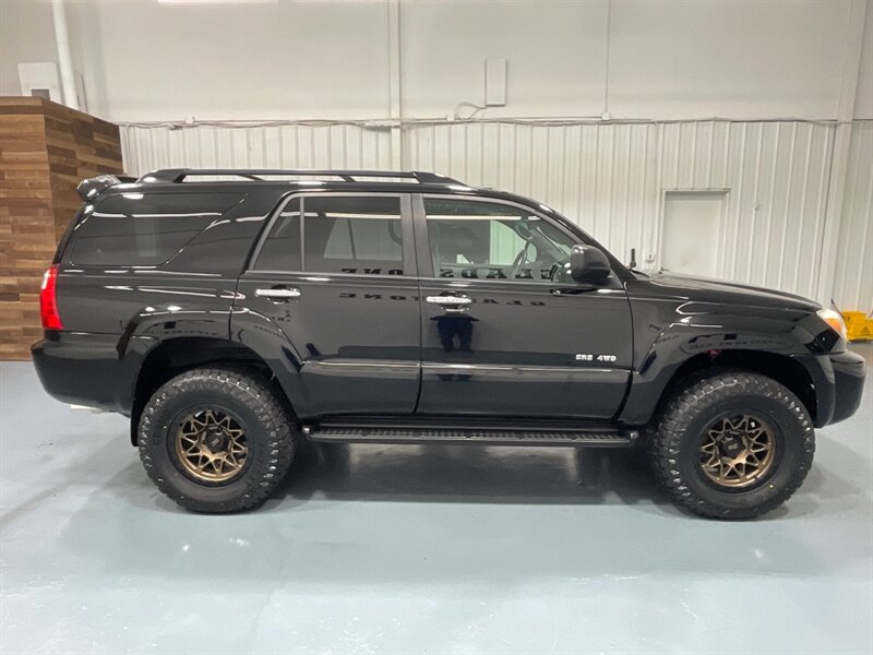 2006 Toyota 4Runner SR5 4X4 V6 / NEW LIFT + NEW WHEELS + NEW TIRES / ZERO RUST / Central Diff Locks / Sunroof - Photo 4 - Gladstone, OR 97027