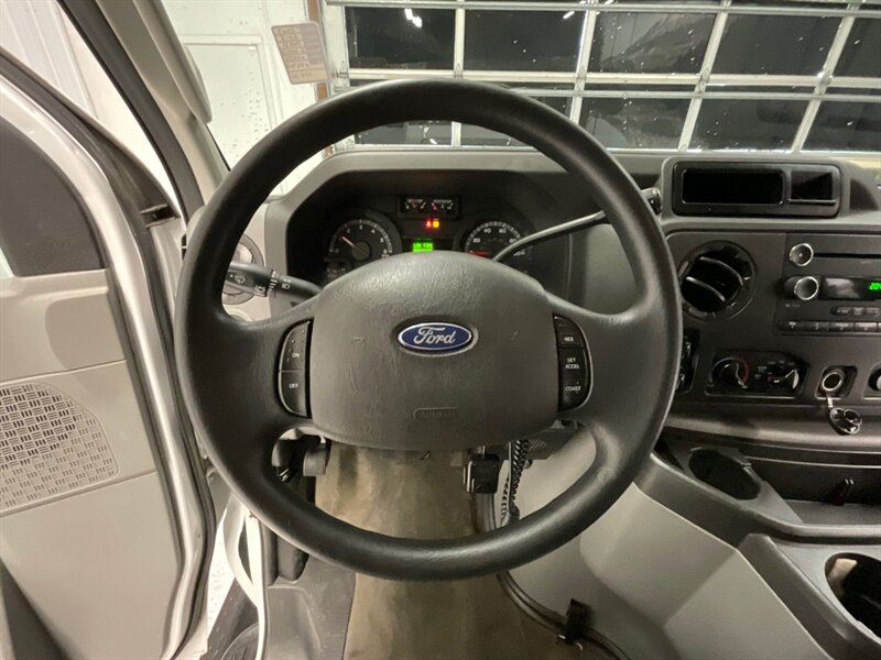 2013 Ford E-Series Van E350 XLT EXTENDED VAN /5.4L V8 / 12-Passenger  Van  /BRAND NEW SET OF TIRES / Parking sensors / CLEAN VAN!! - Photo 30 - Gladstone, OR 97027