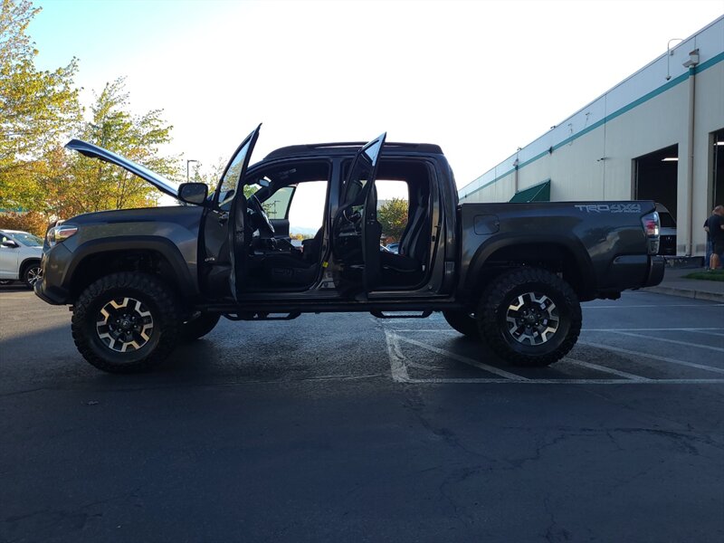 2020 Toyota Tacoma TRD Off-Road 4X4 E-LOCKER / CRAWL CONTROL / LIFTED  / V6 / BLIND SPOT & LANE ASSIST / REAR DIFF LOCKER - Photo 23 - Portland, OR 97217