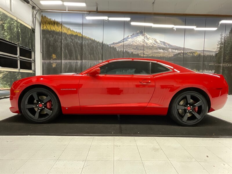 2010 Chevrolet Camaro SS 2dr Coupe / 6.2L V8 HO / 6-SPEED / 71,000 MILES  / LOCAL OREGON CAR / Leather & Heated Seats / Sunroof / BLACK WHEELS / SHARP & SUPER CLEAN !! - Photo 3 - Gladstone, OR 97027