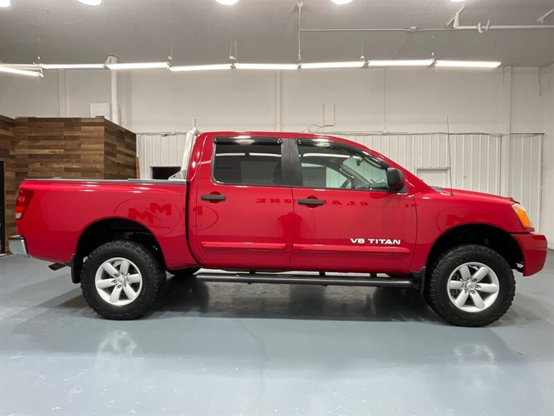 2010 Nissan Titan SE Crew Cab 4X4 / 5.6L V8 / 92,000 MILES  / LOCAL TRUCK w. ZERO RUST - Photo 4 - Gladstone, OR 97027
