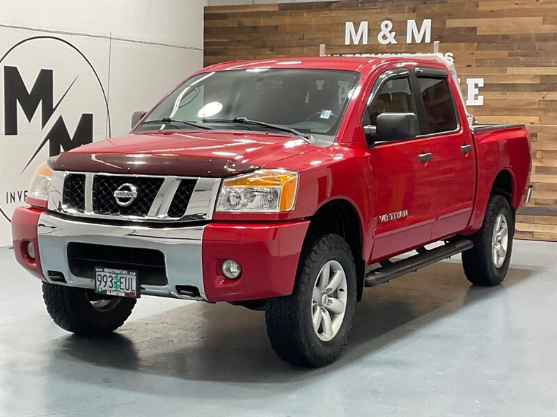 2010 Nissan Titan SE Crew Cab 4X4 / 5.6L V8 / 92,000 MILES  / LOCAL TRUCK w. ZERO RUST - Photo 1 - Gladstone, OR 97027