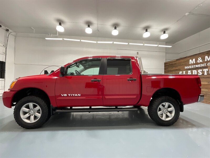 2010 Nissan Titan SE Crew Cab 4X4 / 5.6L V8 / 92,000 MILES  / LOCAL TRUCK w. ZERO RUST - Photo 3 - Gladstone, OR 97027