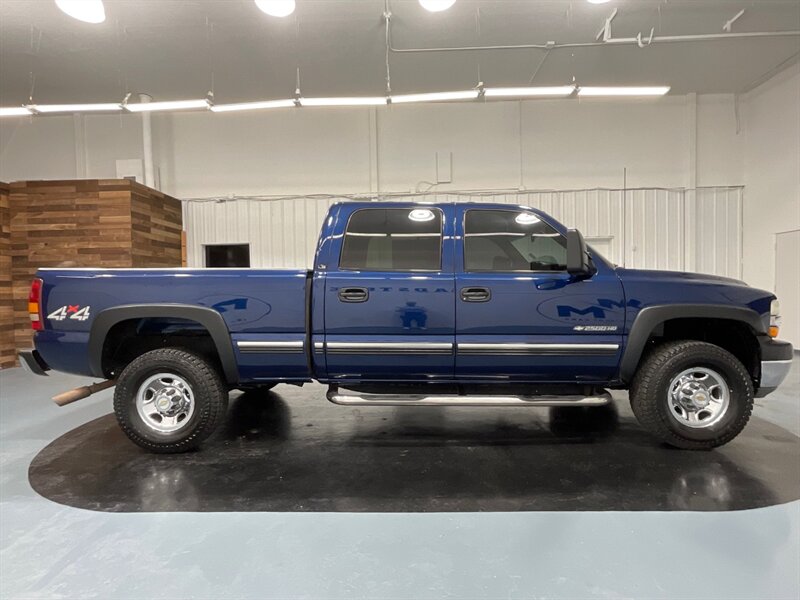 2001 Chevrolet Silverado 2500 LS CREW CAB 4x4 / 8.1L 3/4 Ton / LOCAL OREGON PK  / Hard to Find / RUST FREE - Photo 3 - Gladstone, OR 97027