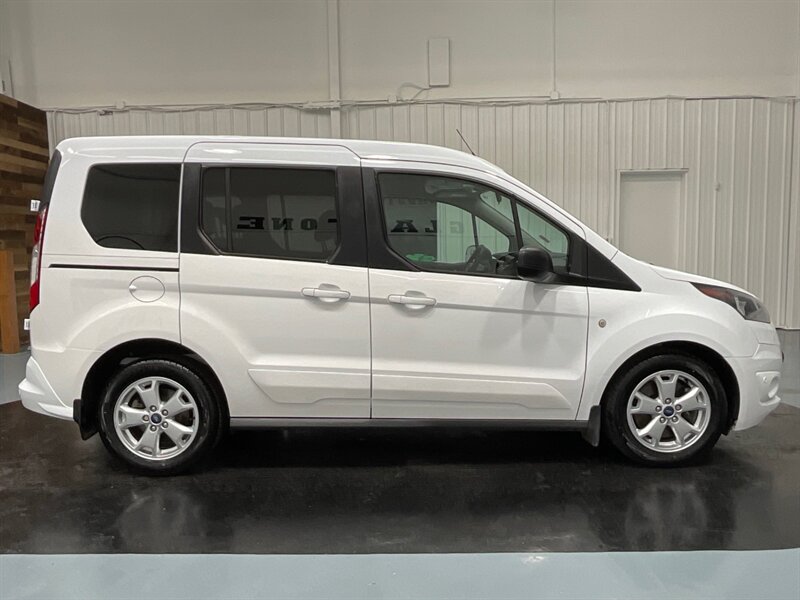 2014 Ford Transit Connect XLT Passenger Van / 1-OWNER / ONLY 45,000 MILES  / BRAND NEW TIRES - Photo 4 - Gladstone, OR 97027