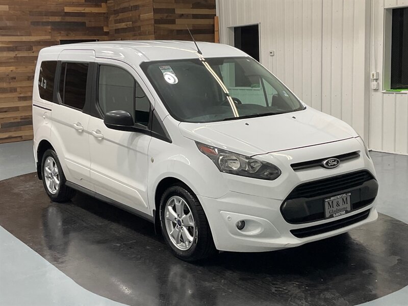 2014 Ford Transit Connect XLT Passenger Van / 1-OWNER / ONLY 45,000 MILES  / BRAND NEW TIRES - Photo 2 - Gladstone, OR 97027