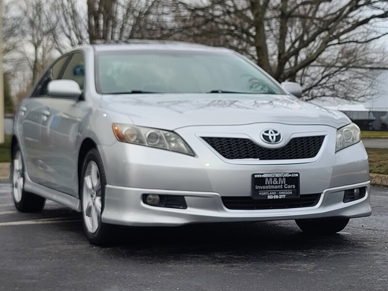 2007 Toyota Camry SE V6 3.5L / Sunroof / Heated Leather / 1-OWNER  / Excellent Condition - Photo 2 - Portland, OR 97217