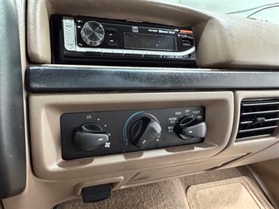 1997 Ford F-250 XLT 4X4 Regular Cab 7.5L V8 / ZERO RUST/114K MILES /LONG BED / BRAND NEW TIRES - Photo 16 - Gladstone, OR 97027