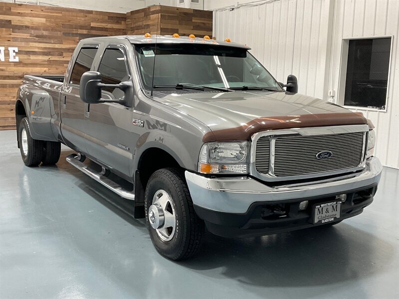 2002 Ford F-350 Lariat 4X4 / 7.3L DIESEL / 6-SPEED / DUALLY  / 1-OWNER LOCAL / ZERO RUST / Leather Heated Seats / Crew Cab / 83K MILES - Photo 2 - Gladstone, OR 97027