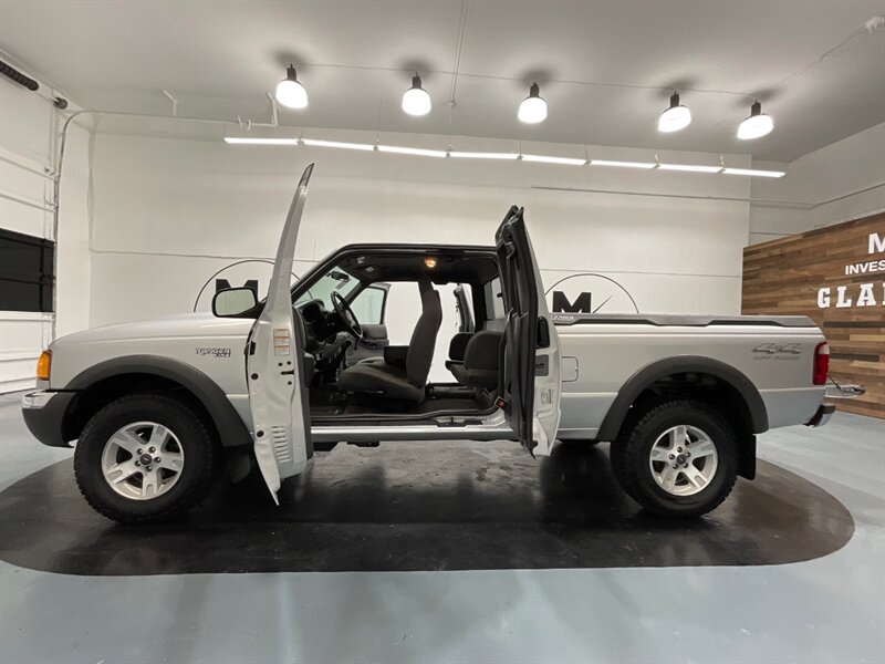 2002 Ford Ranger XLT 4Dr 4X4 / 4.0L V6 / 5-SPEED MANUAL / 1-OWNER  / LOCAL TRUCK NO RUST - Photo 10 - Gladstone, OR 97027